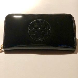 Tory Burch Black Patent Logo Wallet